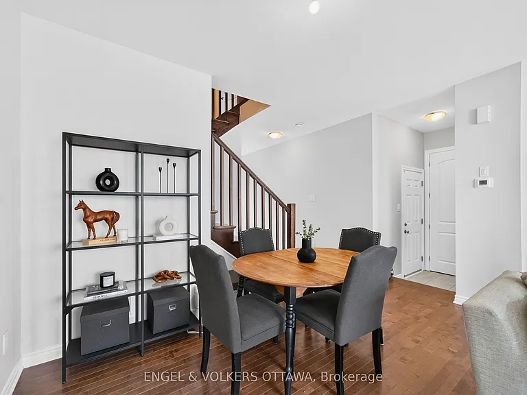33 Focality Cres — Photo 7