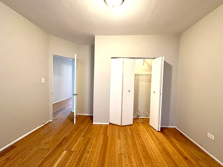 2858 N Clark St #2 — Photo 11