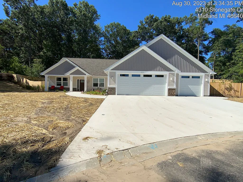 4310 Stonegate Dr photo 1