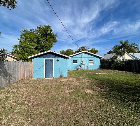 3rd image of 1300 Dora Ave