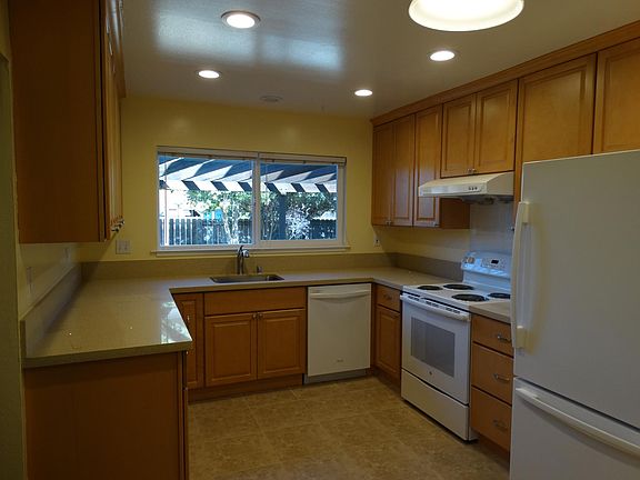 3rd image of 953 Eden Ave