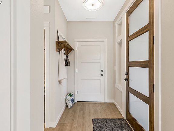 4th image of 5008 NE 71st St
