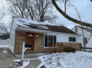 630 Gargantua Ave, Clawson, MI 48017