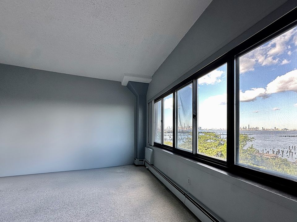 1st image of 10 Bay Street Lndg APT 2B