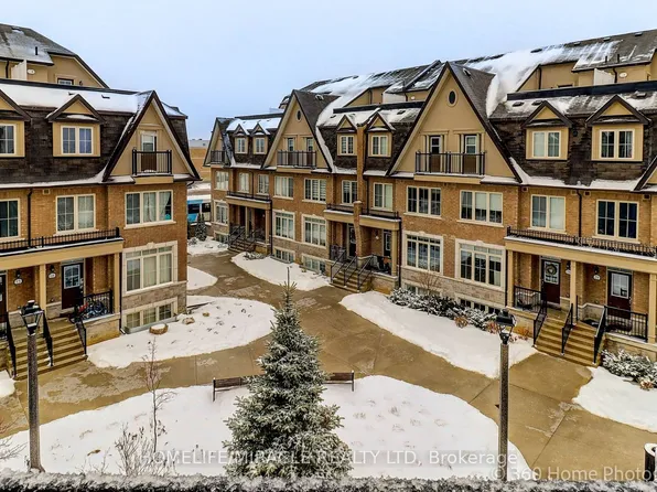 181 Parktree Dr #33, Vaughan, ON L6A 2K9