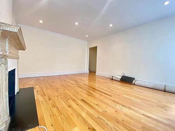 3rd image of 251 W 81st St #4V