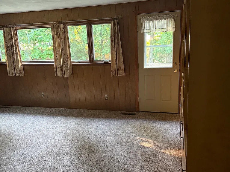 12 Sherrill Ln — Photo 6
