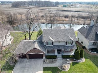 9675 Julia Dr, Saint John, IN 46373