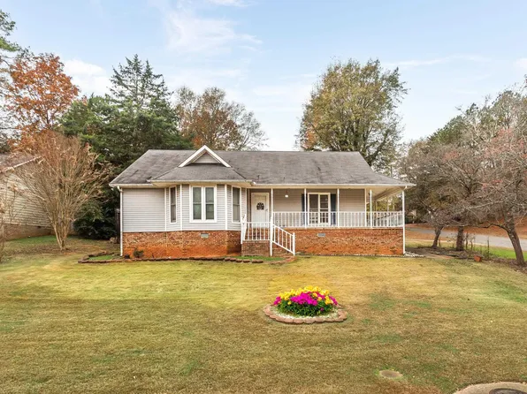 1110 Berkshire Dr, Anniston, AL 36207