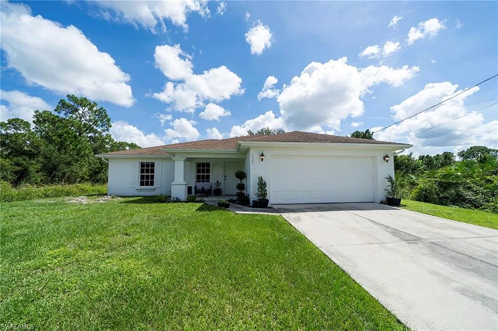 3 bed, 2.0 bath, 1458 sqft, $1,900 — Photo 1