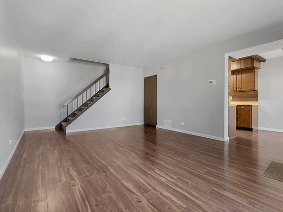 5th image of 309 Northwestern Ct Unit B