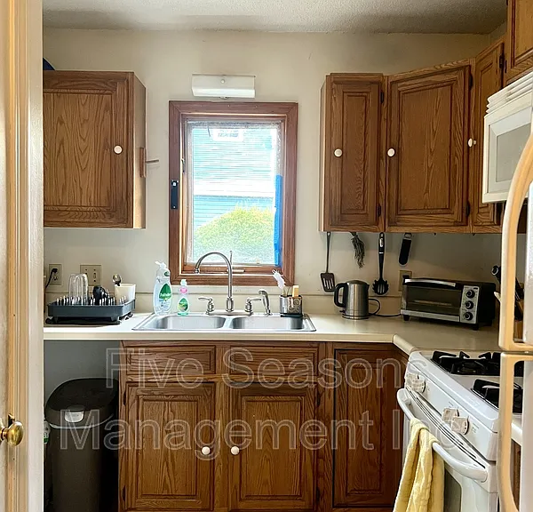 115-7 N Winooski Ave — Photo 3
