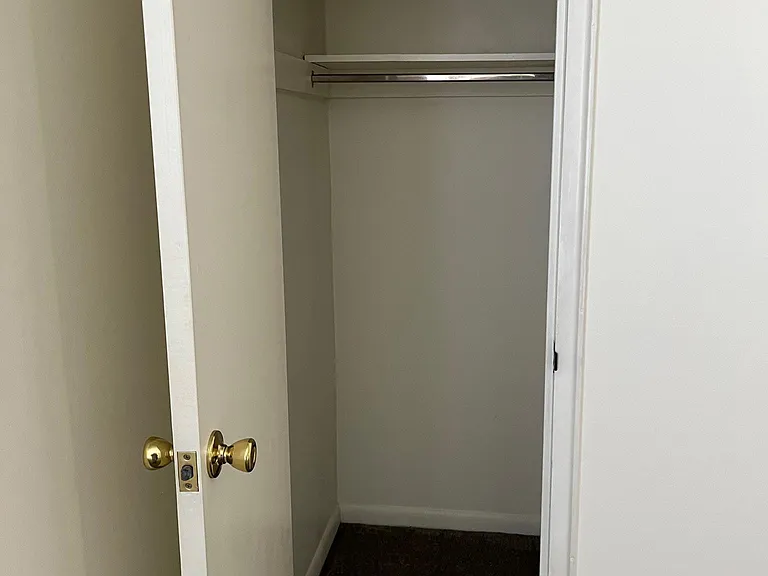 323 W Pennsylvania Ave #C — Photo 5