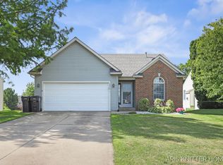 2979 Riley Ridge Rd, Holland, MI 49424