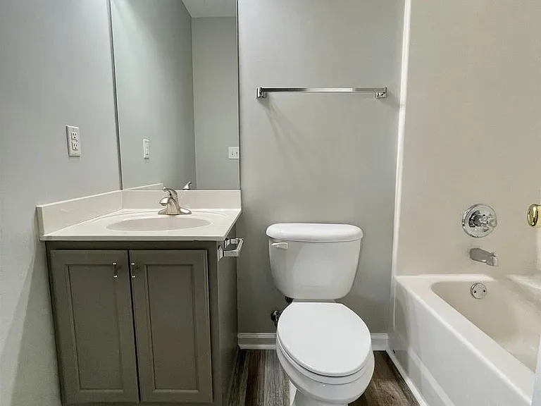 321 Deerfield Cir — Photo 22