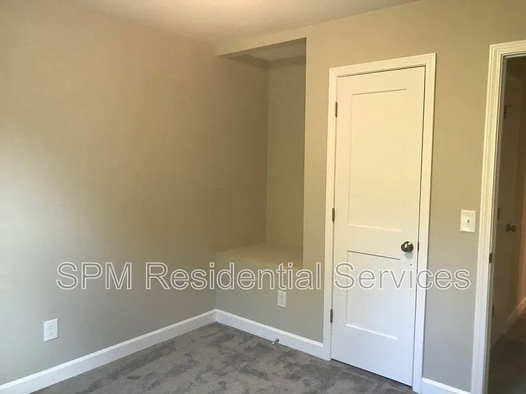 186 Lincoln Place Cir — Photo 12