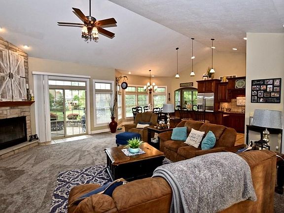 4th image of 1100 Retreat Ln