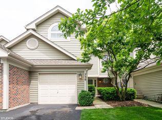 738 Shady Oaks Ct, Elgin, IL 60120