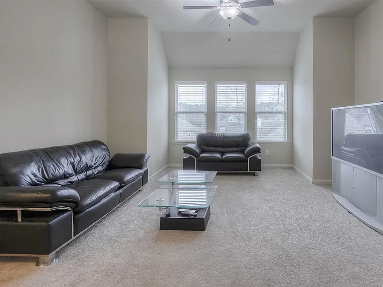 3720 Daisy Ln — Photo 25