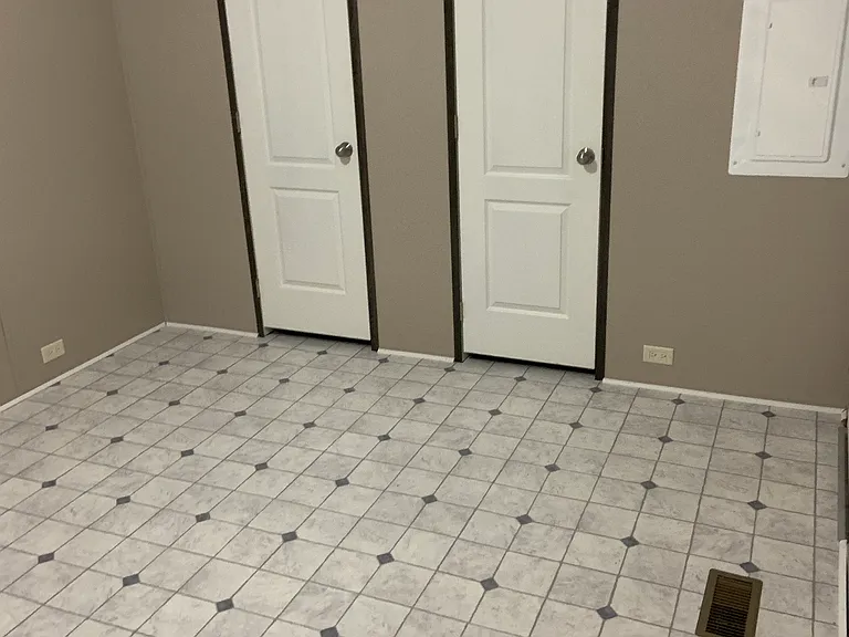 100 Tuckaway Dr #10 — Photo 8