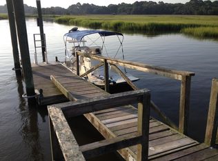 8775 Peters Point Rd, Edisto Island, SC 29438