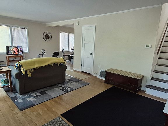 2nd image of 1427 Johnston Ave #1427