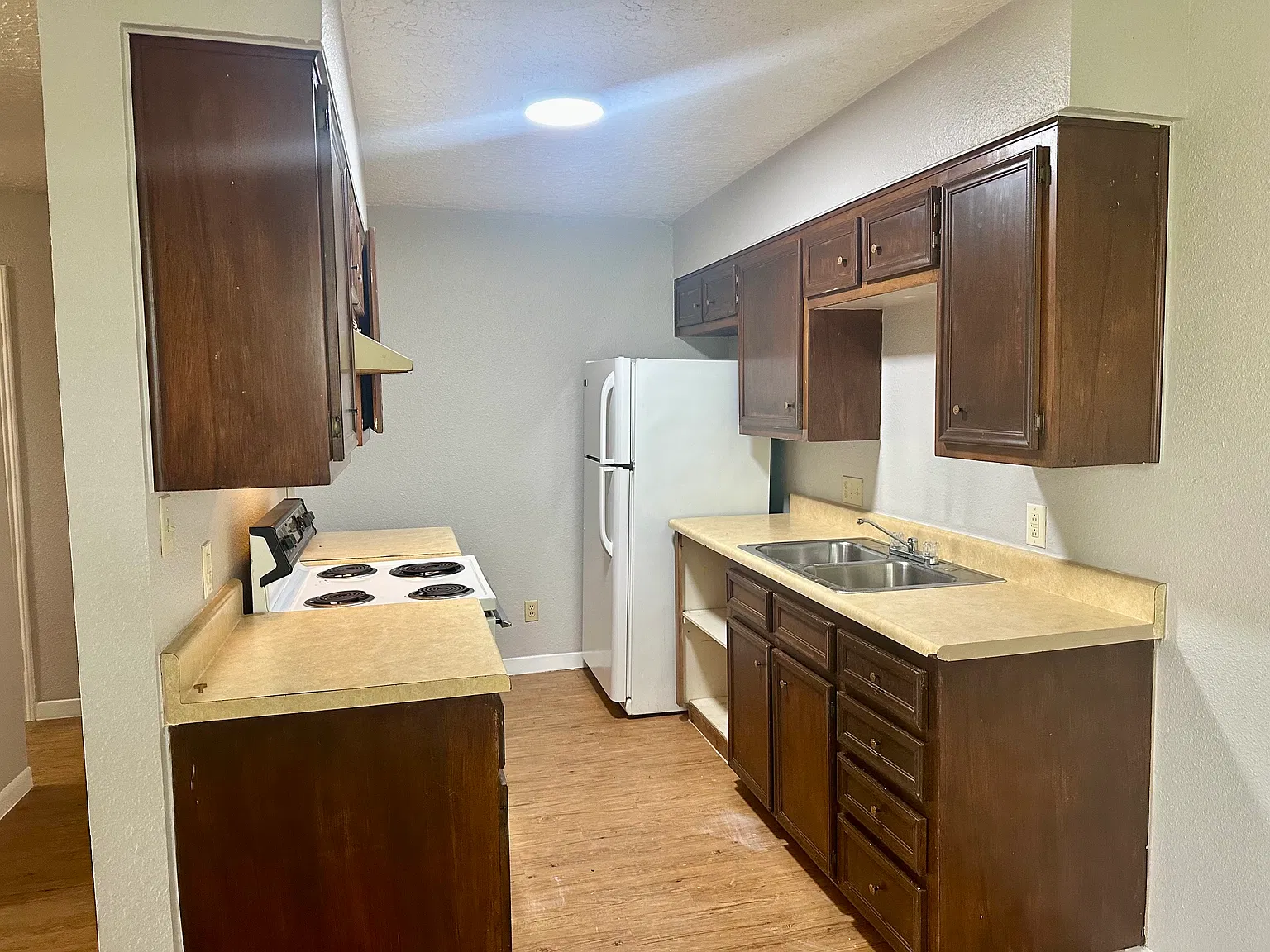 2 bed, 880 sqft, $1,275 — Photo 3
