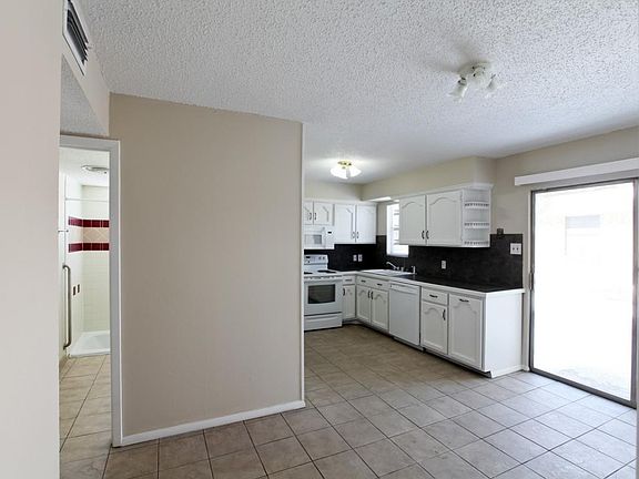 5th image of 2453 Grant St