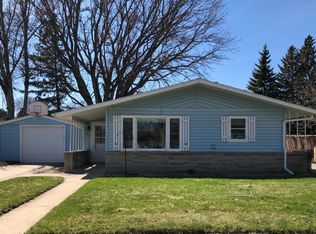 1143 4th St NW, Watertown, SD 57201