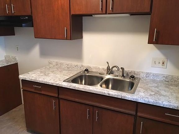 4th image of 815 Gross Ct