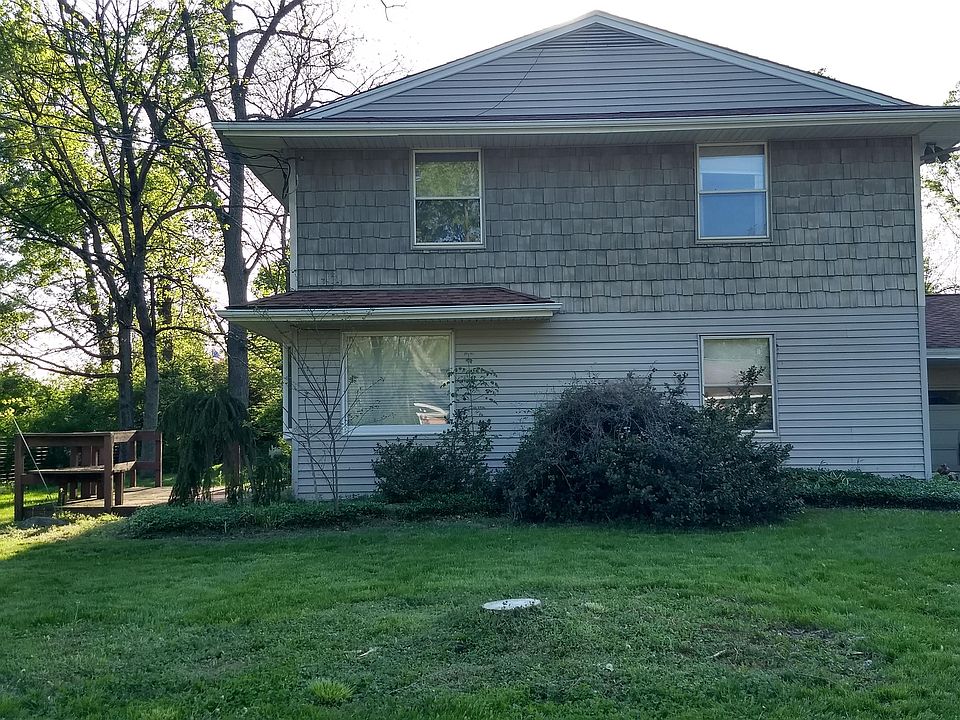 926 Cedar Drive - Front
