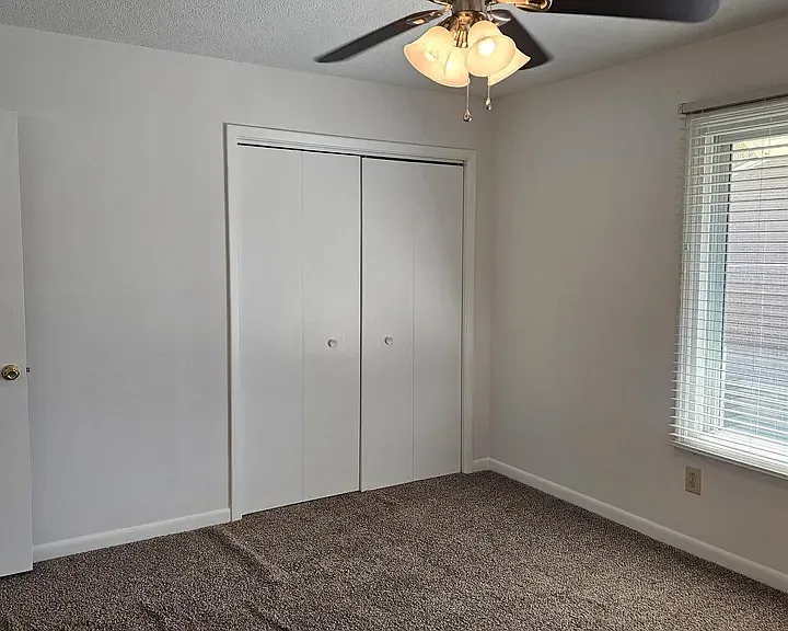 601 Picadilly Sq — Photo 8