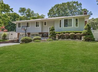 15 Frazer Dr, Greenlawn, NY 11740