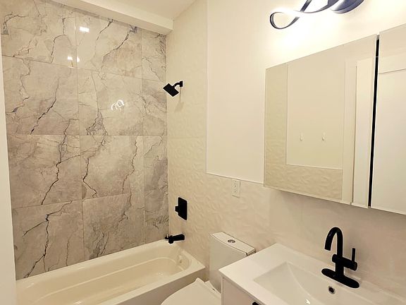5th image of 232 Van Horne St #1B