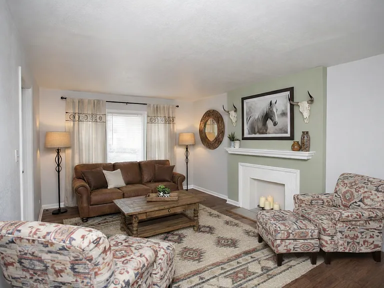 Edgemoor Townhomes — Photo 9