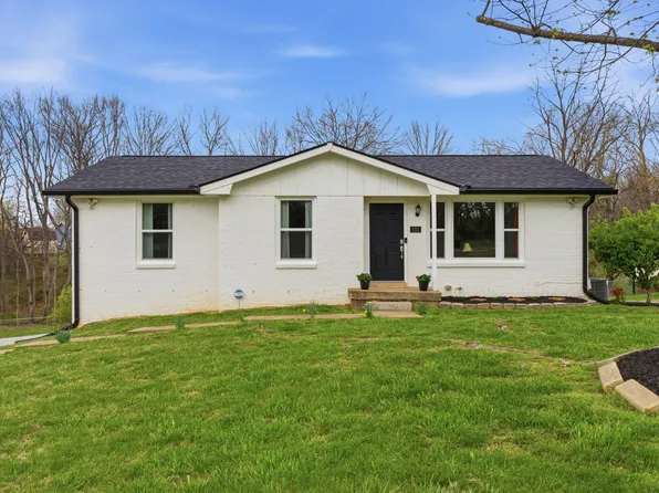 110 Robertson Ave, Greenbrier, TN 37073
