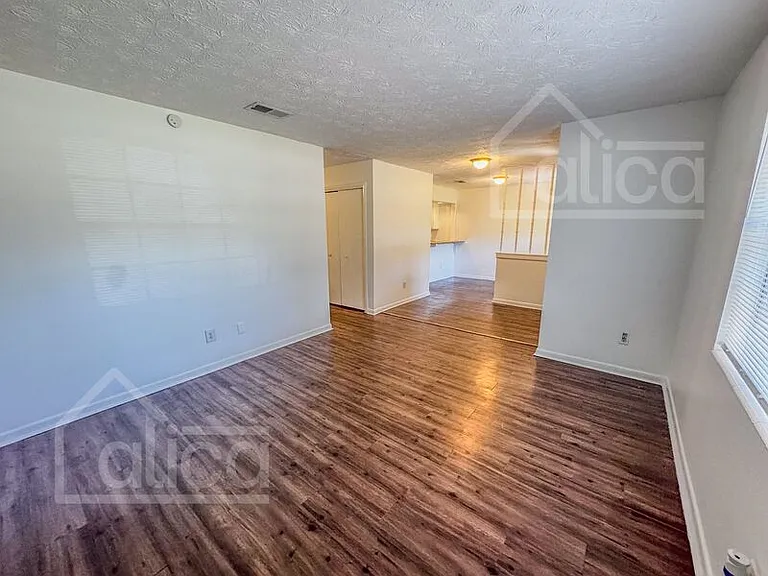 4448 Jade Dr E — Photo 4
