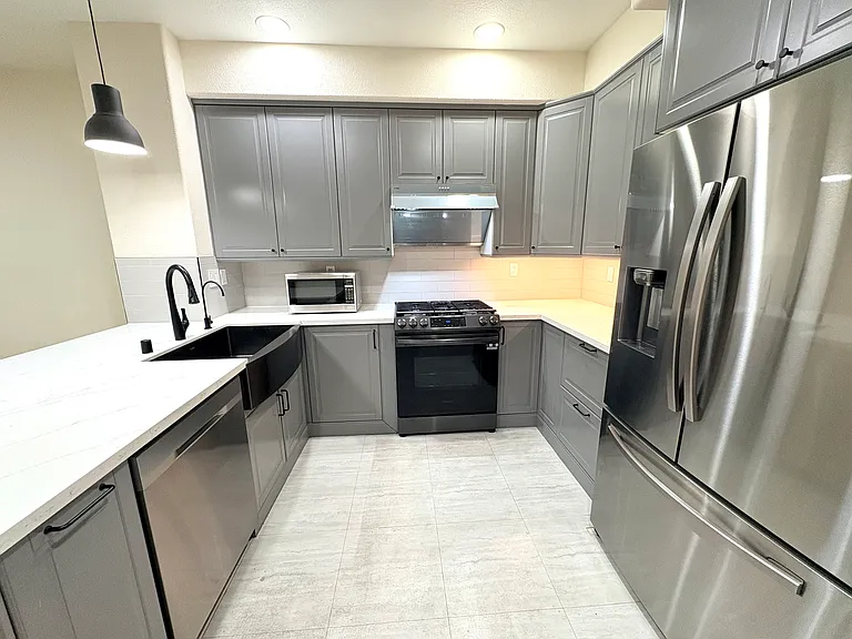 2211 Beech Cir — Photo 3