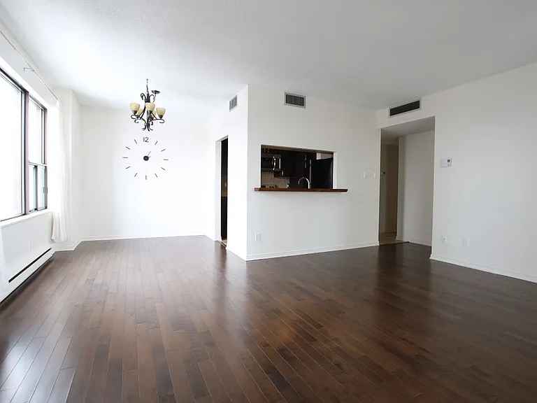 556 Laurier Ave W #1607 — Photo 6
