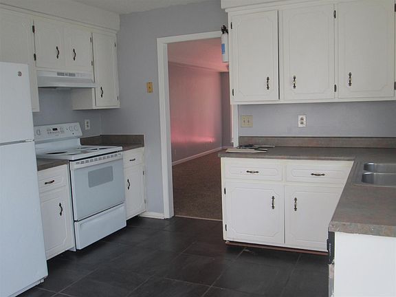 4th image of 733 Cayce Dr