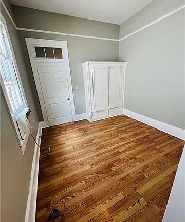 4th image of 2822 Saint Thomas St