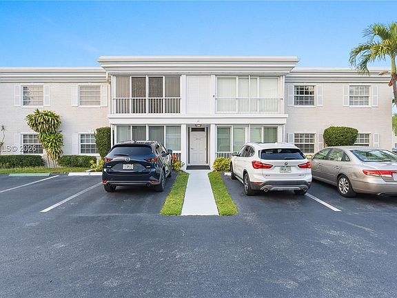 3rd image of 6315 Bay Club Dr APT 3