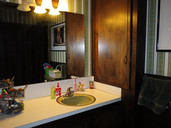 5th image of 119 E Greenfield Dr