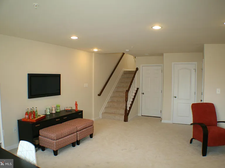 1610 Sun High Ter — Photo 15