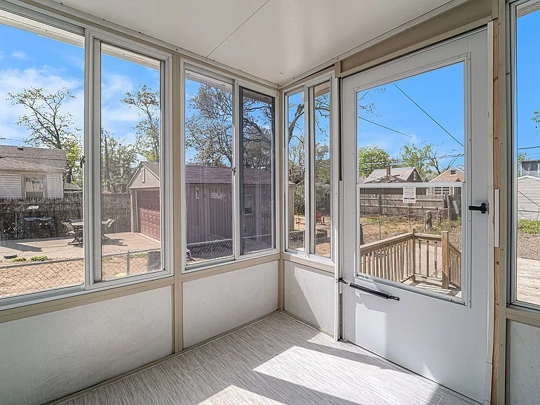 575 E Drayton St — Photo 10