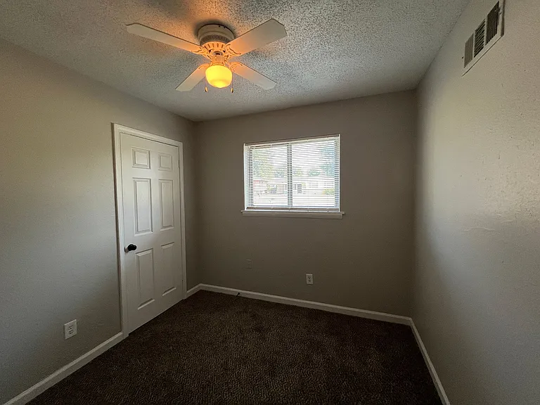 597 Western Park Dr — Photo 4