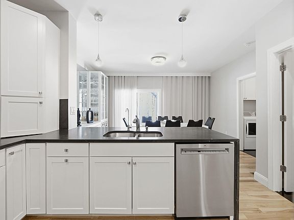 2nd image of 4 Wilshire Lane #4