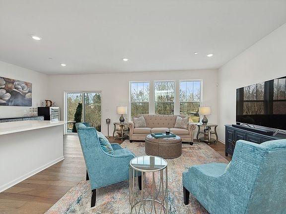 3rd image of 2648 Martini St