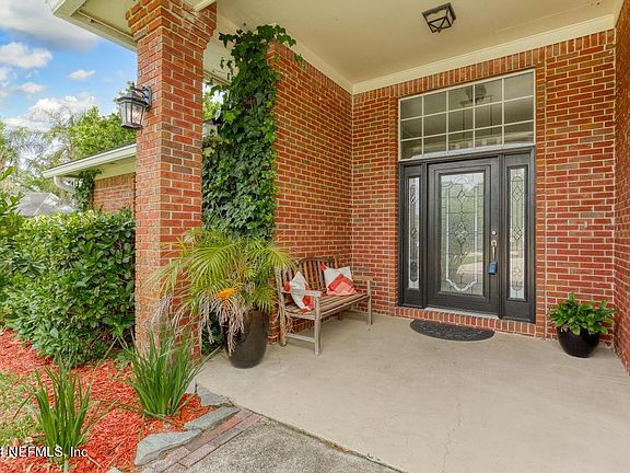 4th image of 13709 GLENHAVEN Court