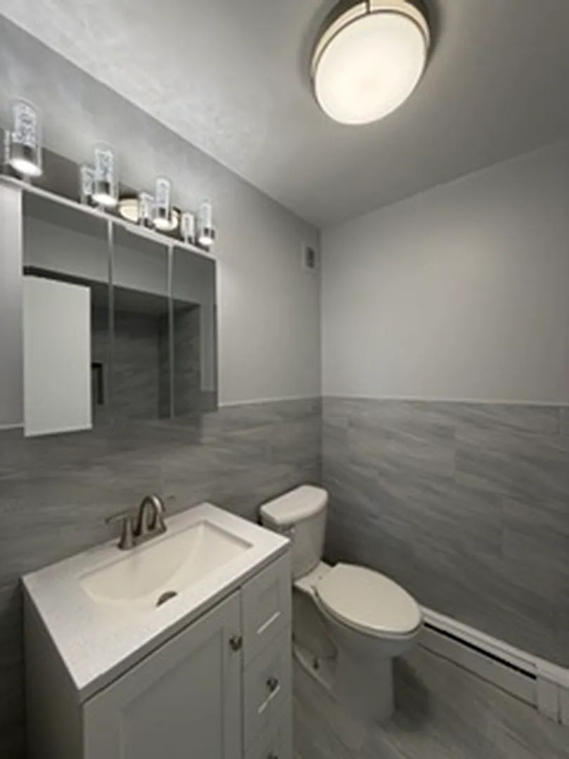 2 bed, $2,000 — Photo 2
